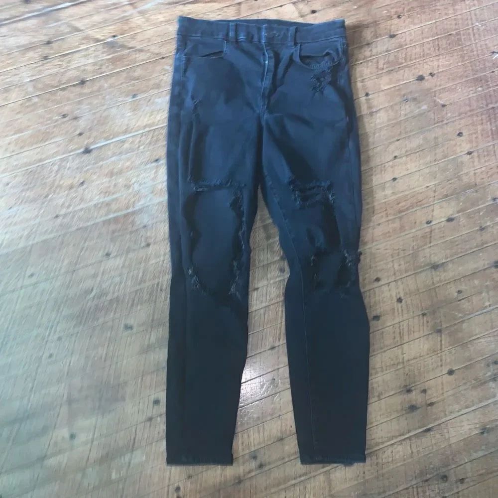 American Eagle black destroyed distressed 8 short curvy hi-rise jeggings